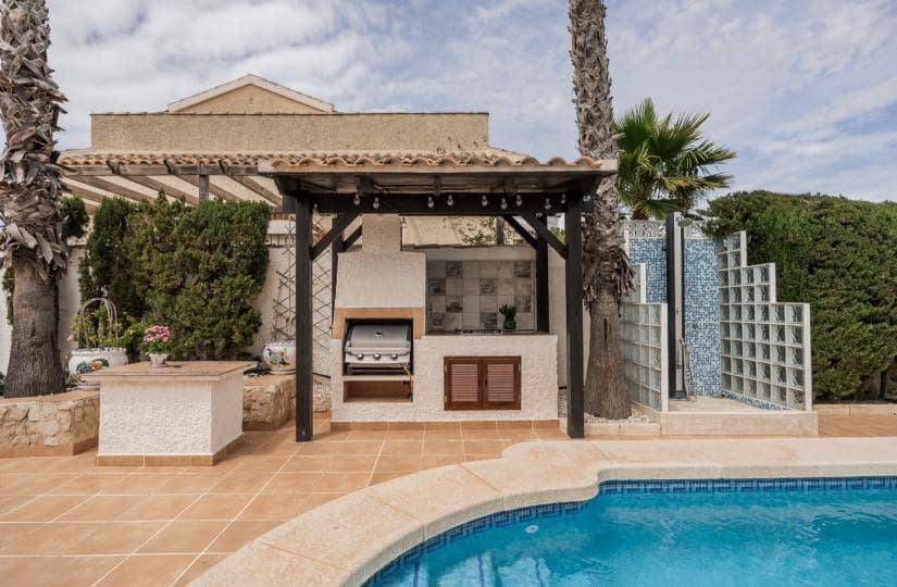 3 bedroom Villa for sale in Gran Alacant with pool garage - € 525,000 (Ref: 9420327)