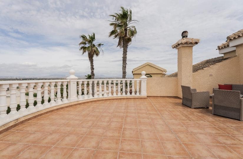 3 bedroom Villa for sale in Gran Alacant with pool garage - € 525,000 (Ref: 9420327)