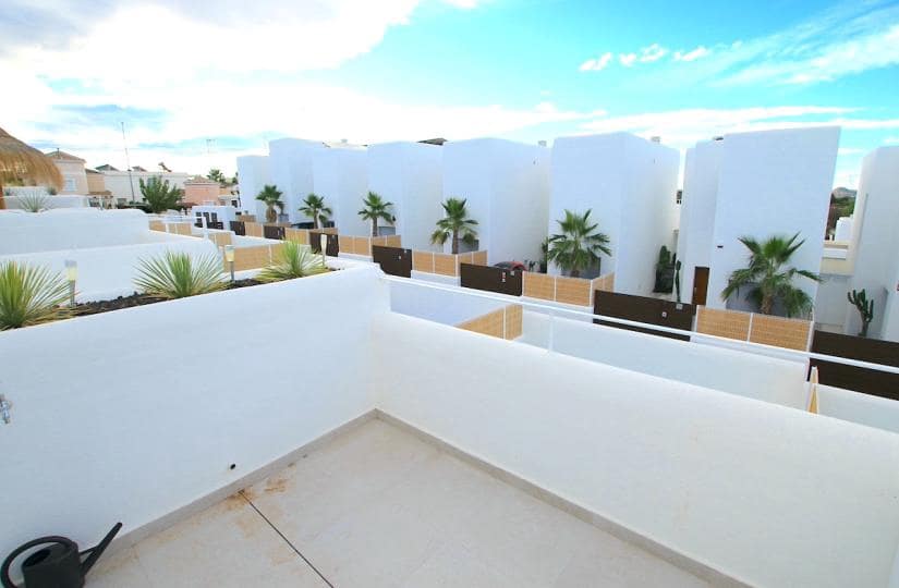 3 bedroom Villa for sale in La Marina with garage - € 345,000 (Ref: 9420328)
