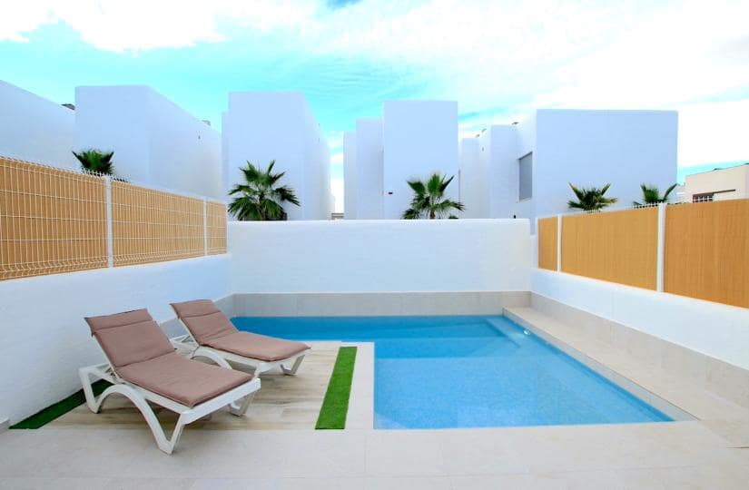 3 bedroom Villa for sale in La Marina with garage - € 345,000 (Ref: 9420328)