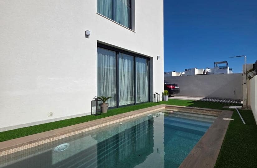 2 soveværelse Villa til salg i Benijofar med swimmingpool garage - € 320.000 (Ref: 9420329)