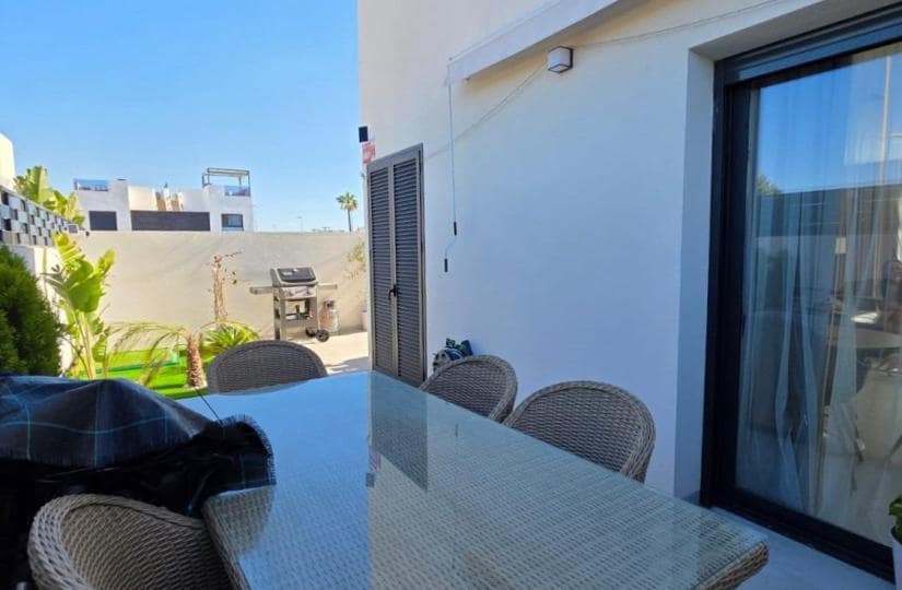 2 soveværelse Villa til salg i Benijofar med swimmingpool garage - € 320.000 (Ref: 9420329)