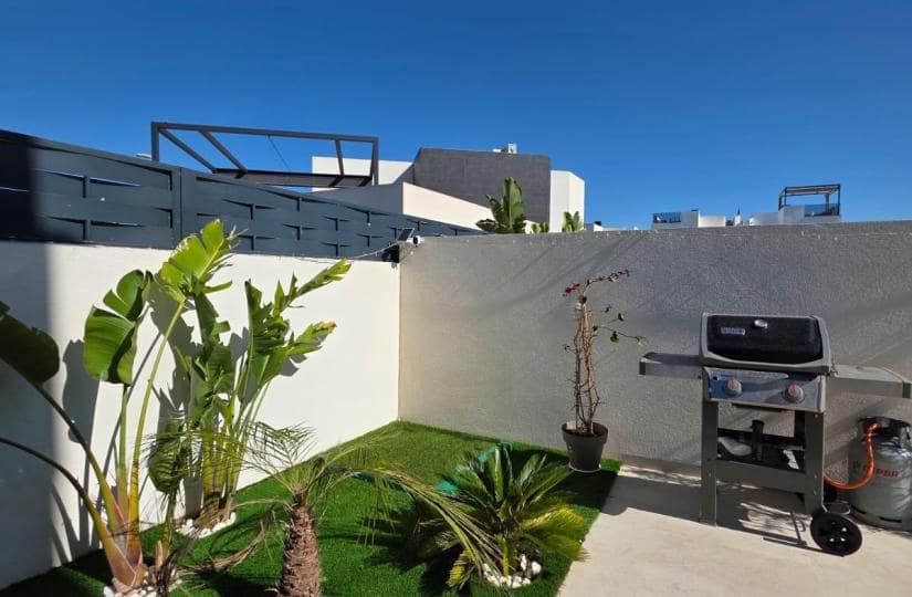 2 soveværelse Villa til salg i Benijofar med swimmingpool garage - € 320.000 (Ref: 9420329)