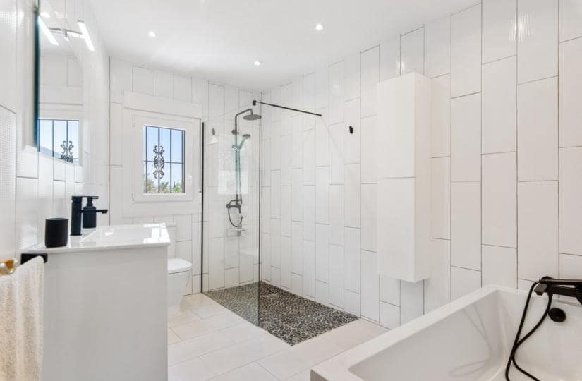 4 bedroom Finca/Country House for sale in Catral with pool garage - € 565,000 (Ref: 9420330)