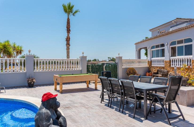 4 bedroom Finca/Country House for sale in Catral with pool garage - € 565,000 (Ref: 9420330)