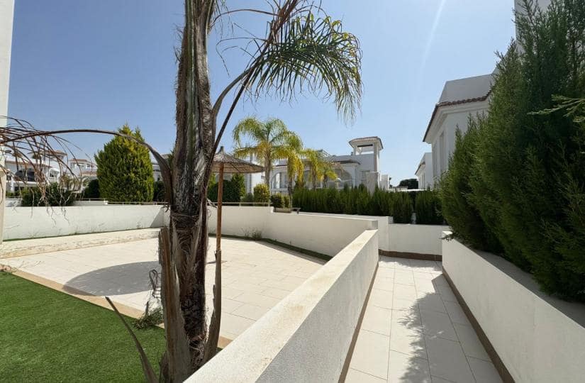 2 bedroom Apartment for sale in Ciudad Quesada with pool - € 299,813 (Ref: 9420331)