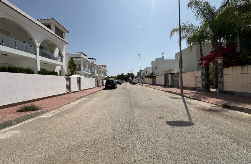 2 bedroom Apartment for sale in Ciudad Quesada with pool - € 299,813 (Ref: 9420331)