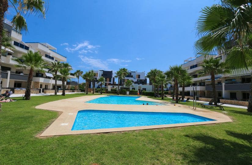 2 Zimmer Apartment zu verkaufen in Orihuela Costa mit Pool Garage - 365.000 € (Ref: 9420333)