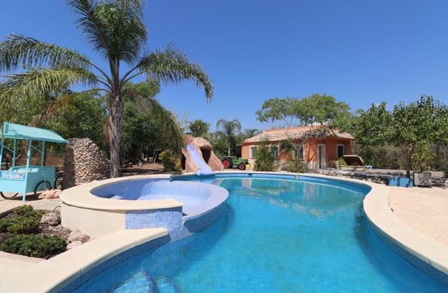 7 sovrum Finca/Hus på landet till salu i Catral med pool garage - 975 000 € (Ref: 9420335)