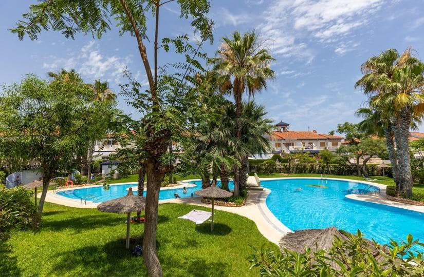2 chambre Bungalow à vendre à La Mata avec piscine - 255 000 € (Ref: 9420337)