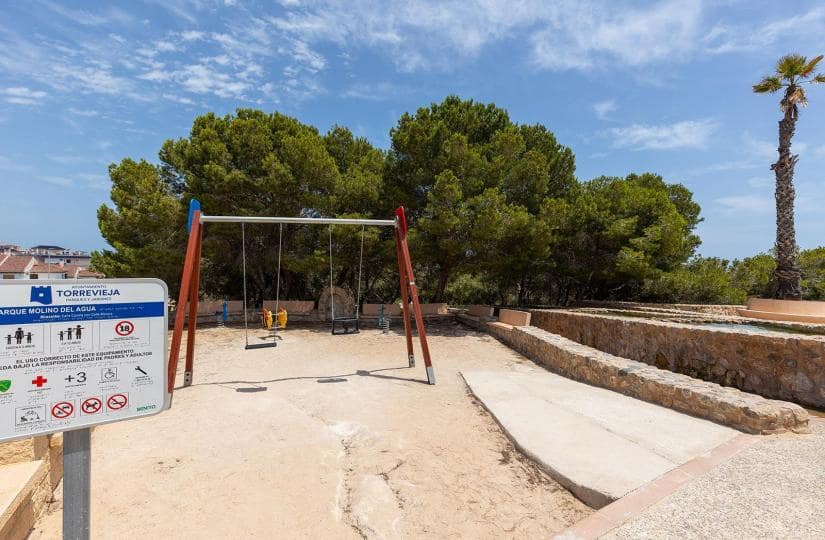 2 chambre Bungalow à vendre à La Mata avec piscine - 255 000 € (Ref: 9420337)