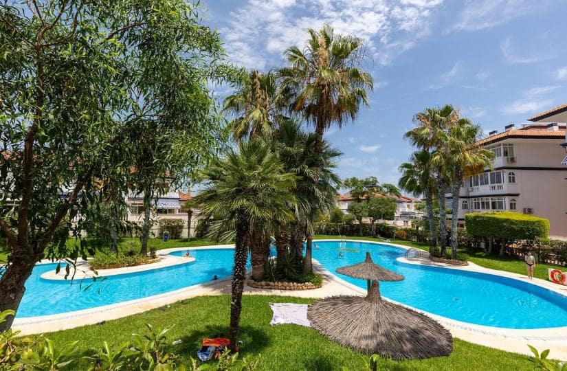 2 chambre Bungalow à vendre à La Mata avec piscine - 255 000 € (Ref: 9420337)