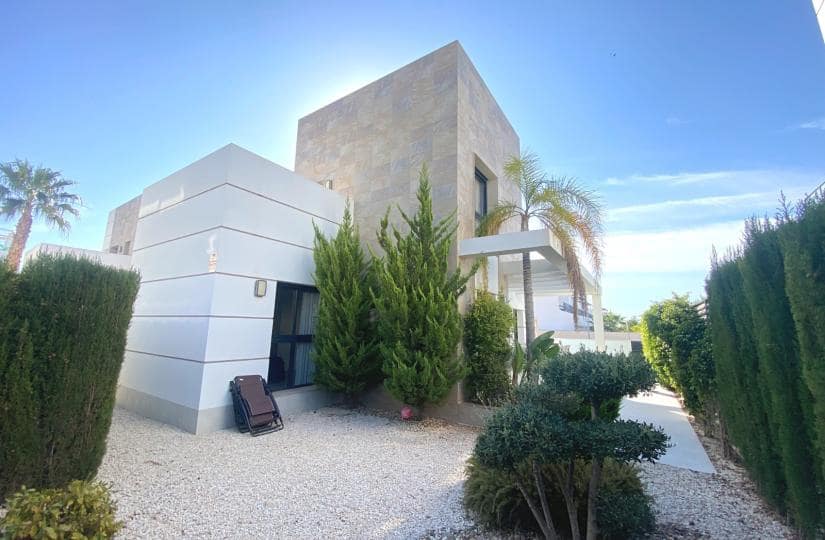 3 bedroom Villa for sale in Dona Pepa with pool garage - € 525,000 (Ref: 9420346)