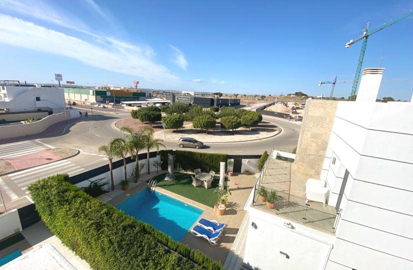 3 bedroom Villa for sale in Dona Pepa with pool garage - € 525,000 (Ref: 9420346)