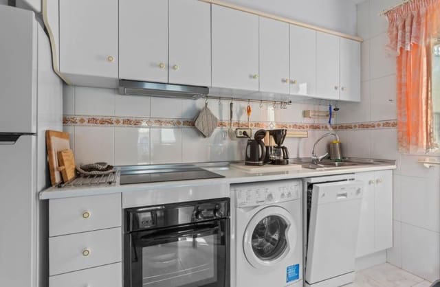 2 makuuhuone Huoneisto myytävänä paikassa El Chaparral, Torrevieja mukana uima-altaan - 140 000 € (Ref: 9420350)