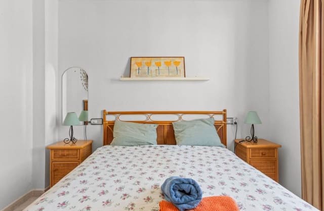 2 makuuhuone Huoneisto myytävänä paikassa El Chaparral, Torrevieja mukana uima-altaan - 140 000 € (Ref: 9420350)