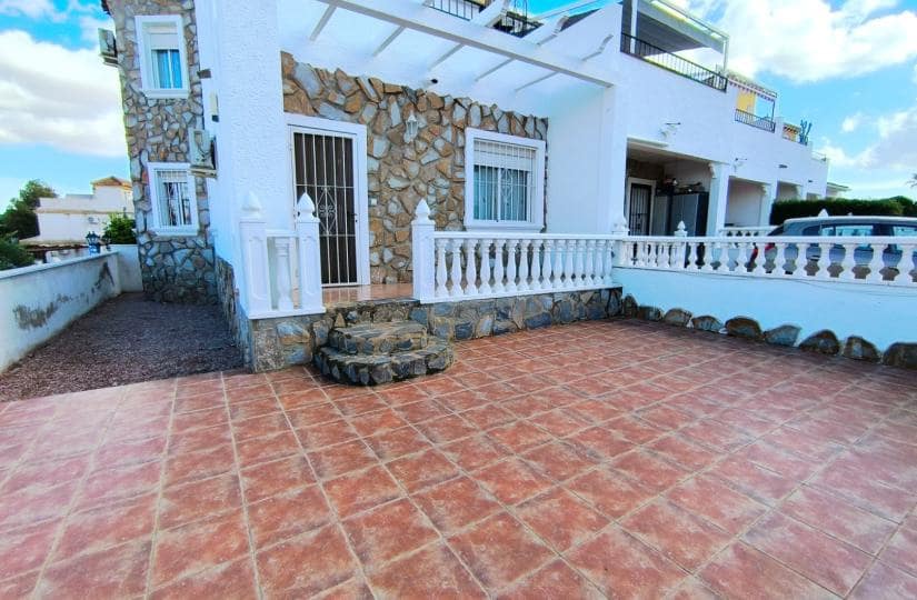 3 bedroom Townhouse for sale in Algorfa with pool - € 165,000 (Ref: 9420351)