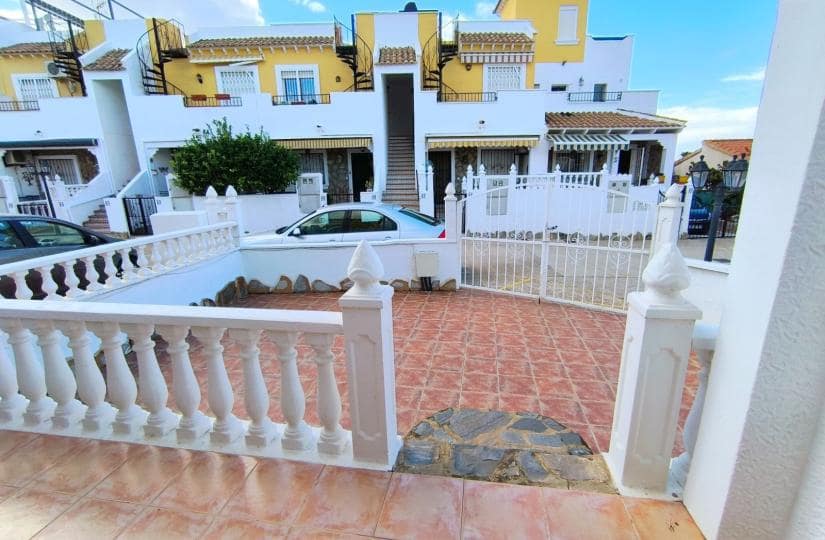 3 bedroom Townhouse for sale in Algorfa with pool - € 165,000 (Ref: 9420351)