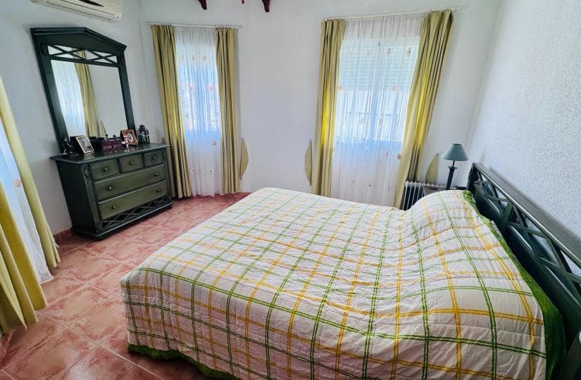 3 bedroom Townhouse for sale in Algorfa with pool - € 165,000 (Ref: 9420351)