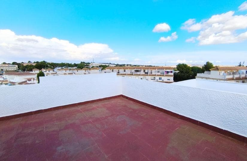 3 bedroom Townhouse for sale in Algorfa with pool - € 165,000 (Ref: 9420351)