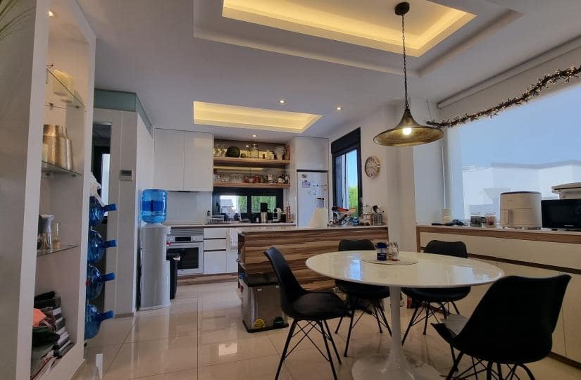 3 soverom Kjedet enebolig til salgs i Ciudad Quesada med svømmebasseng garasje - € 340 000 (Ref: 9420356)