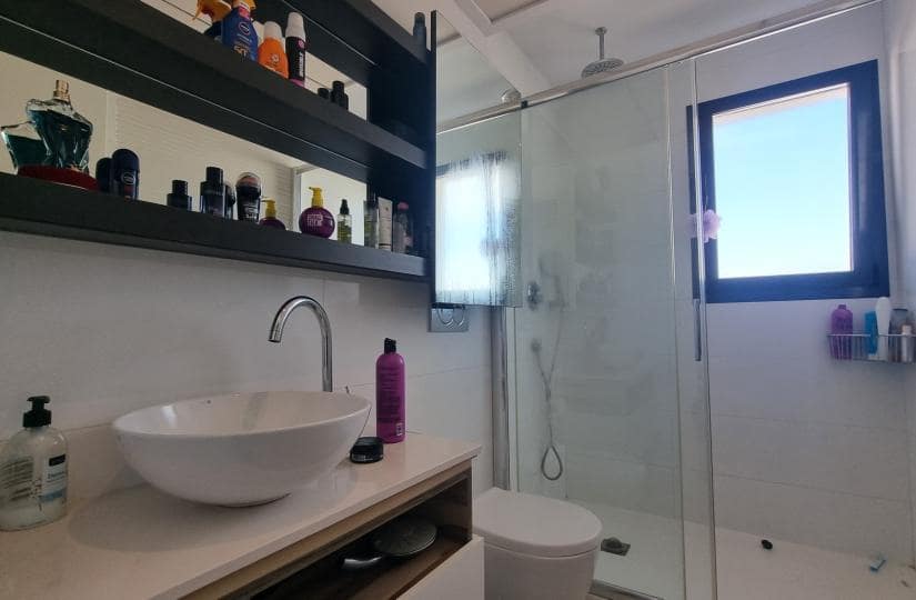 3 soverom Kjedet enebolig til salgs i Ciudad Quesada med svømmebasseng garasje - € 340 000 (Ref: 9420356)