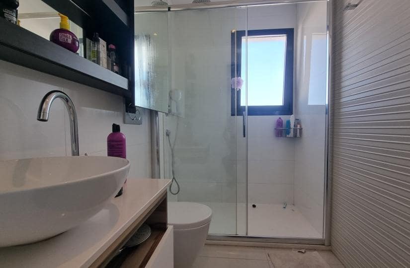 3 soverom Kjedet enebolig til salgs i Ciudad Quesada med svømmebasseng garasje - € 340 000 (Ref: 9420356)