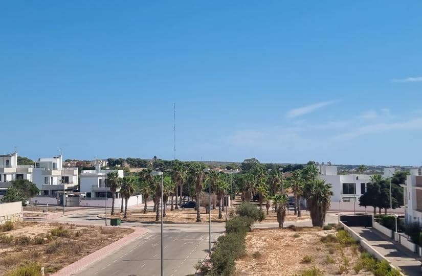 3 soverom Kjedet enebolig til salgs i Ciudad Quesada med svømmebasseng garasje - € 340 000 (Ref: 9420356)