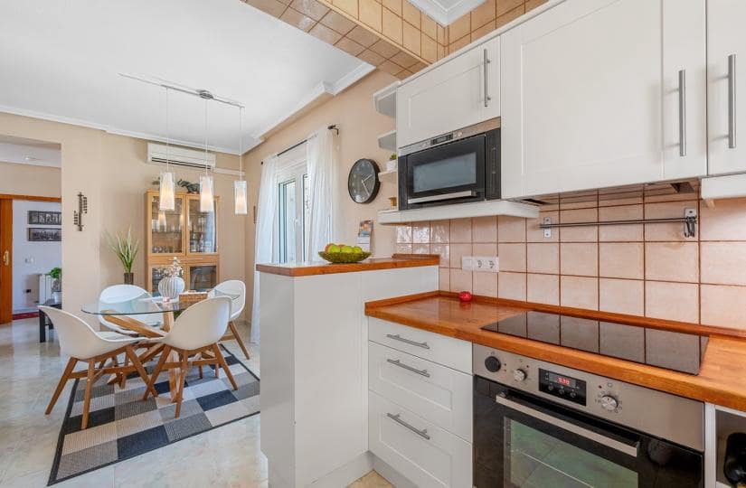 3 soveværelse Villa til salg i Ciudad Quesada med swimmingpool garage - € 460.000 (Ref: 9420357)