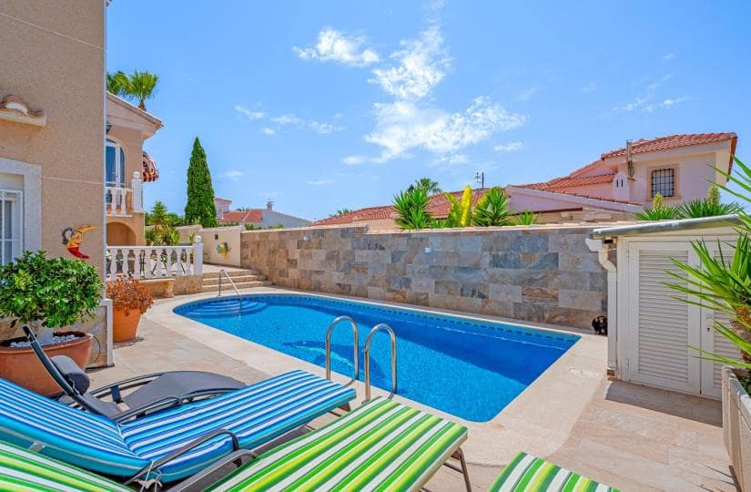 3 soveværelse Villa til salg i Ciudad Quesada med swimmingpool garage - € 460.000 (Ref: 9420357)