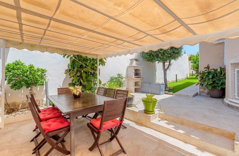 3 soveværelse Villa til salg i Ciudad Quesada med swimmingpool garage - € 460.000 (Ref: 9420357)