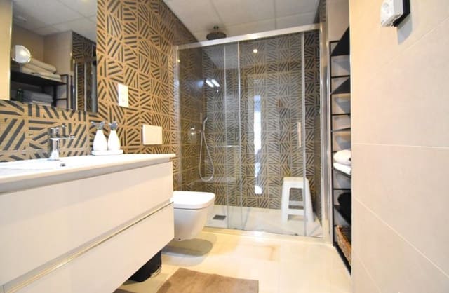 3 slaapkamer Appartement te koop in Playa Flamenca, Orihuela met zwembad garage - € 475.000 (Ref: 9420364)