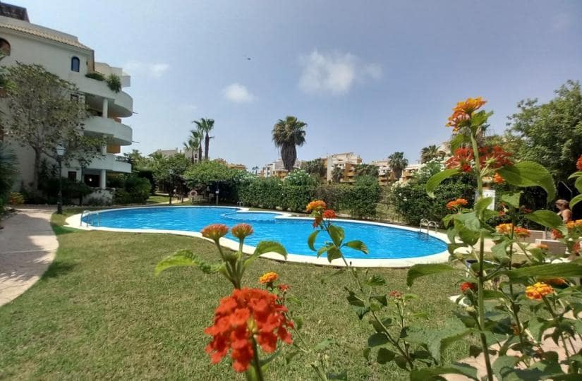 2 bedroom Penthouse for sale in Orihuela Costa with pool garage - € 299,900 (Ref: 9420365)