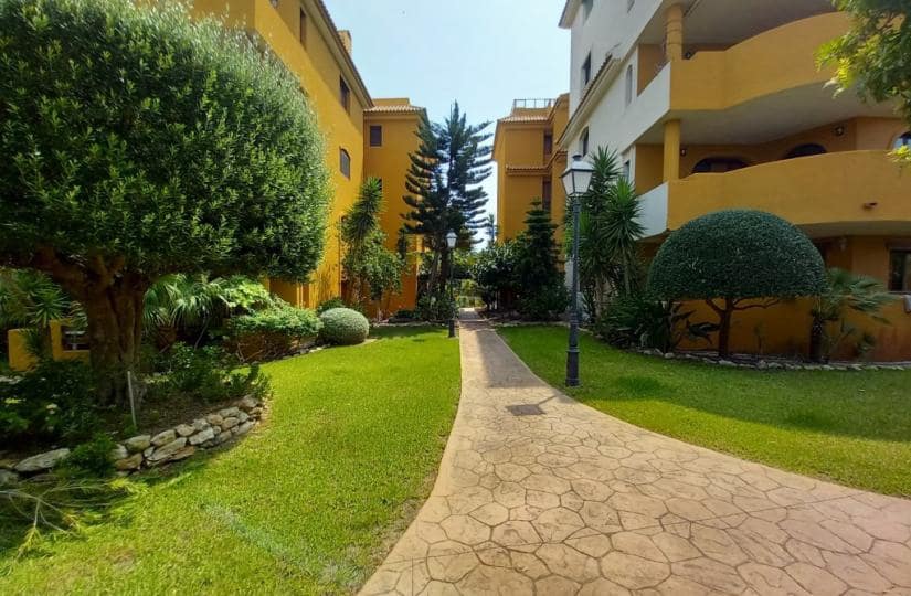 2 bedroom Penthouse for sale in Orihuela Costa with pool garage - € 299,900 (Ref: 9420365)