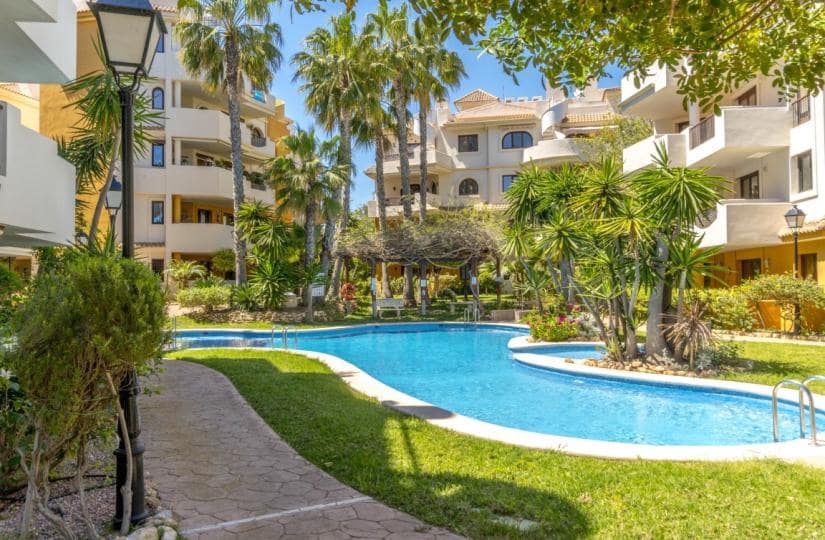 2 bedroom Penthouse for sale in Orihuela Costa with pool garage - € 299,900 (Ref: 9420365)