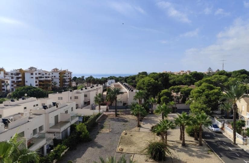 2 bedroom Penthouse for sale in Orihuela Costa with pool garage - € 299,900 (Ref: 9420365)
