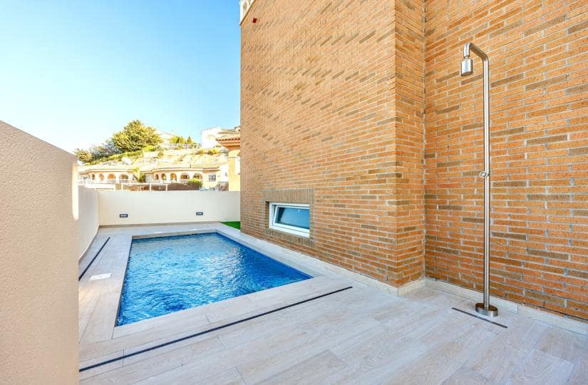 4 slaapkamer Villa te koop in La Marquesa met zwembad garage - € 580.000 (Ref: 9420368)