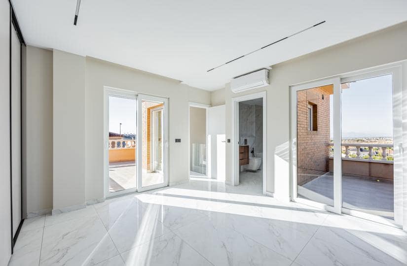 4 slaapkamer Villa te koop in La Marquesa met zwembad garage - € 580.000 (Ref: 9420368)