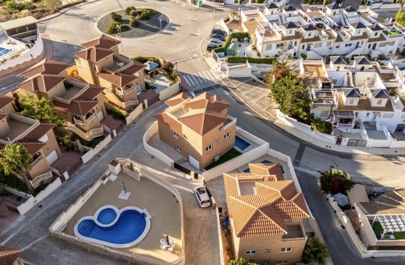 4 slaapkamer Villa te koop in La Marquesa met zwembad garage - € 580.000 (Ref: 9420368)