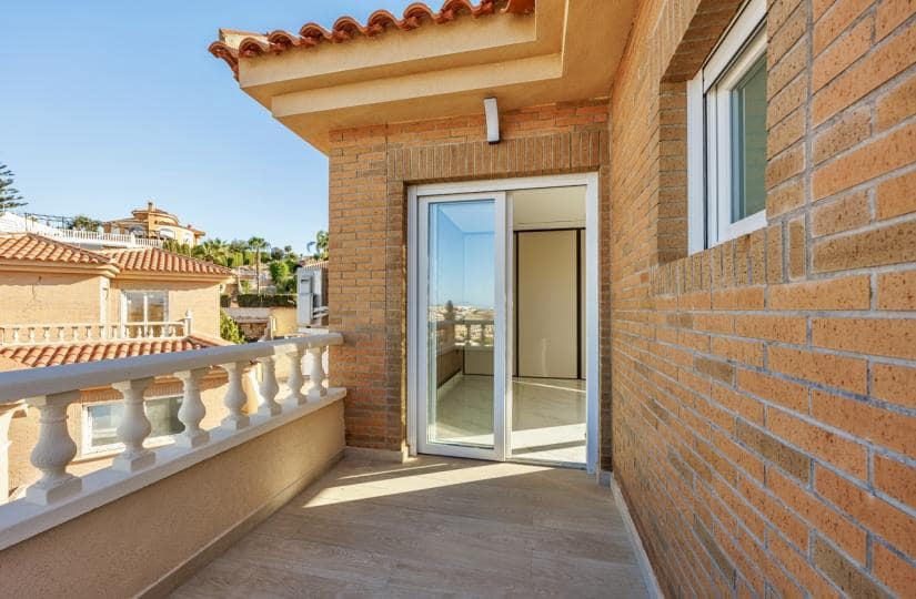 4 slaapkamer Villa te koop in La Marquesa met zwembad garage - € 580.000 (Ref: 9420368)