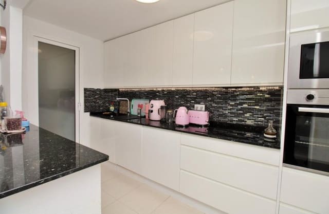 2 sovrum Lägenhet till salu i Playa Flamenca, Orihuela med pool garage - 215 000 € (Ref: 9420375)