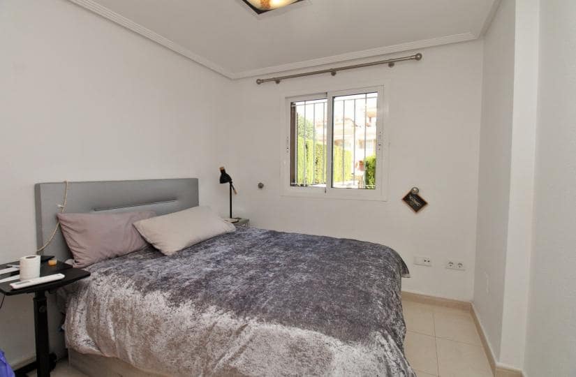 2 sovrum Lägenhet till salu i Playa Flamenca med pool garage - 215 000 € (Ref: 9420375)
