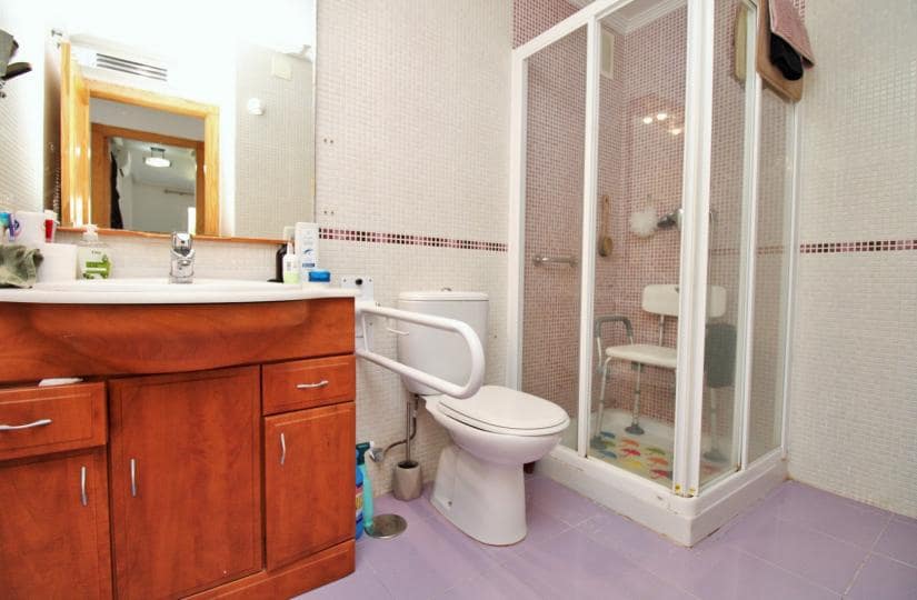 2 sovrum Lägenhet till salu i Playa Flamenca med pool garage - 215 000 € (Ref: 9420375)