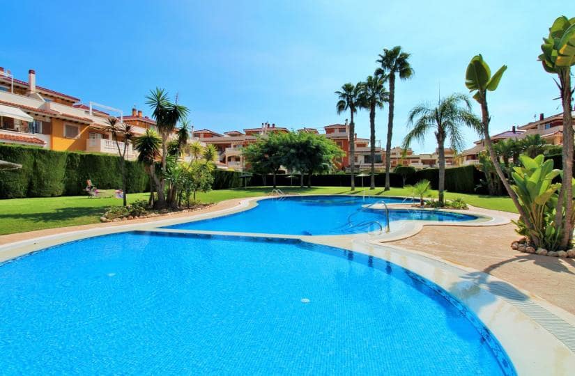 2 sovrum Lägenhet till salu i Playa Flamenca med pool garage - 215 000 € (Ref: 9420375)