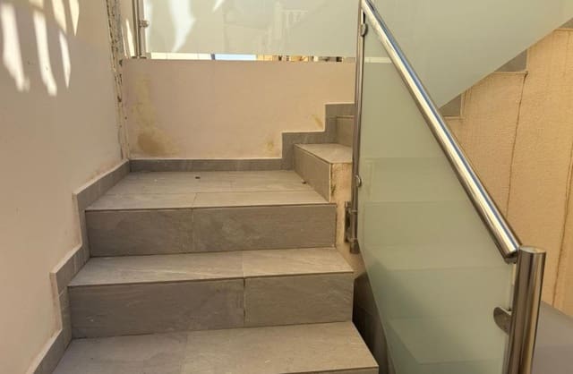 2 soverom Bungalow til salgs i Algorfa med svømmebasseng garasje - € 150 000 (Ref: 9420378)