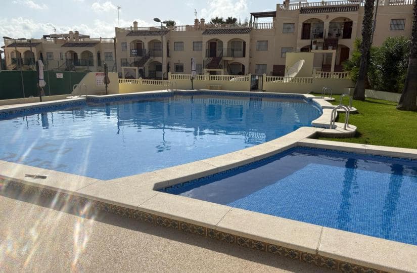 2 soverom Bungalow til salgs i Algorfa med svømmebasseng garasje - € 150 000 (Ref: 9420378)