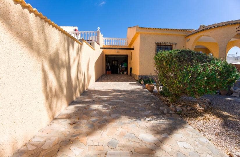 2 slaapkamer Villa te koop in El Chaparral met garage - € 275.000 (Ref: 9420381)