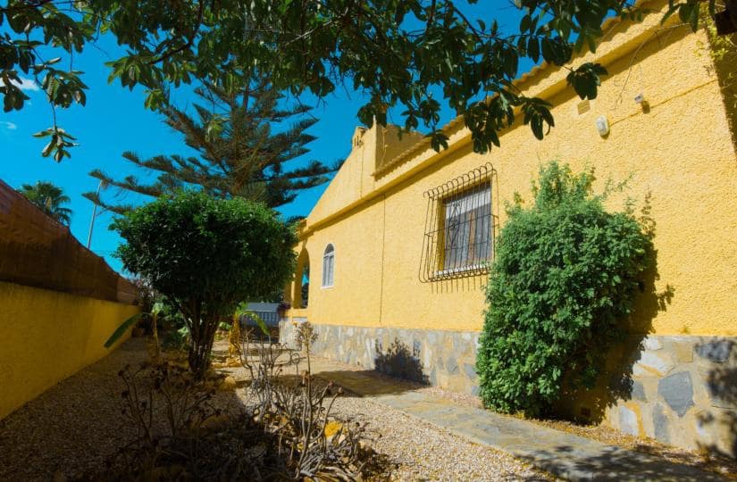 2 slaapkamer Villa te koop in El Chaparral met garage - € 275.000 (Ref: 9420381)