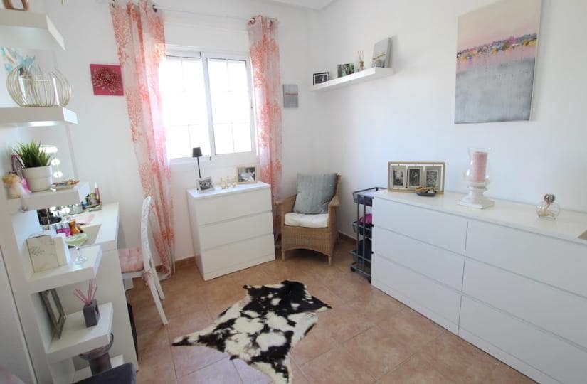 3 soveværelse Villa til salg i Guardamar del Segura med garage - € 325.000 (Ref: 9420383)