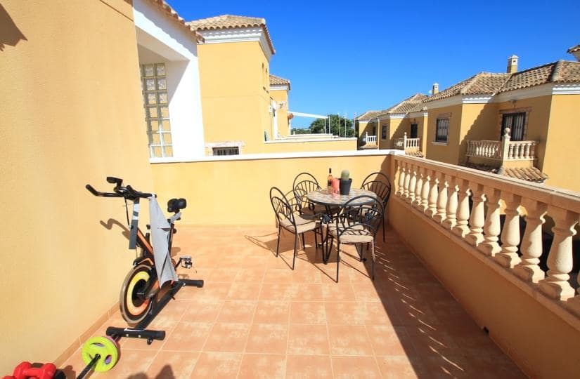 3 soveværelse Villa til salg i Guardamar del Segura med garage - € 325.000 (Ref: 9420383)